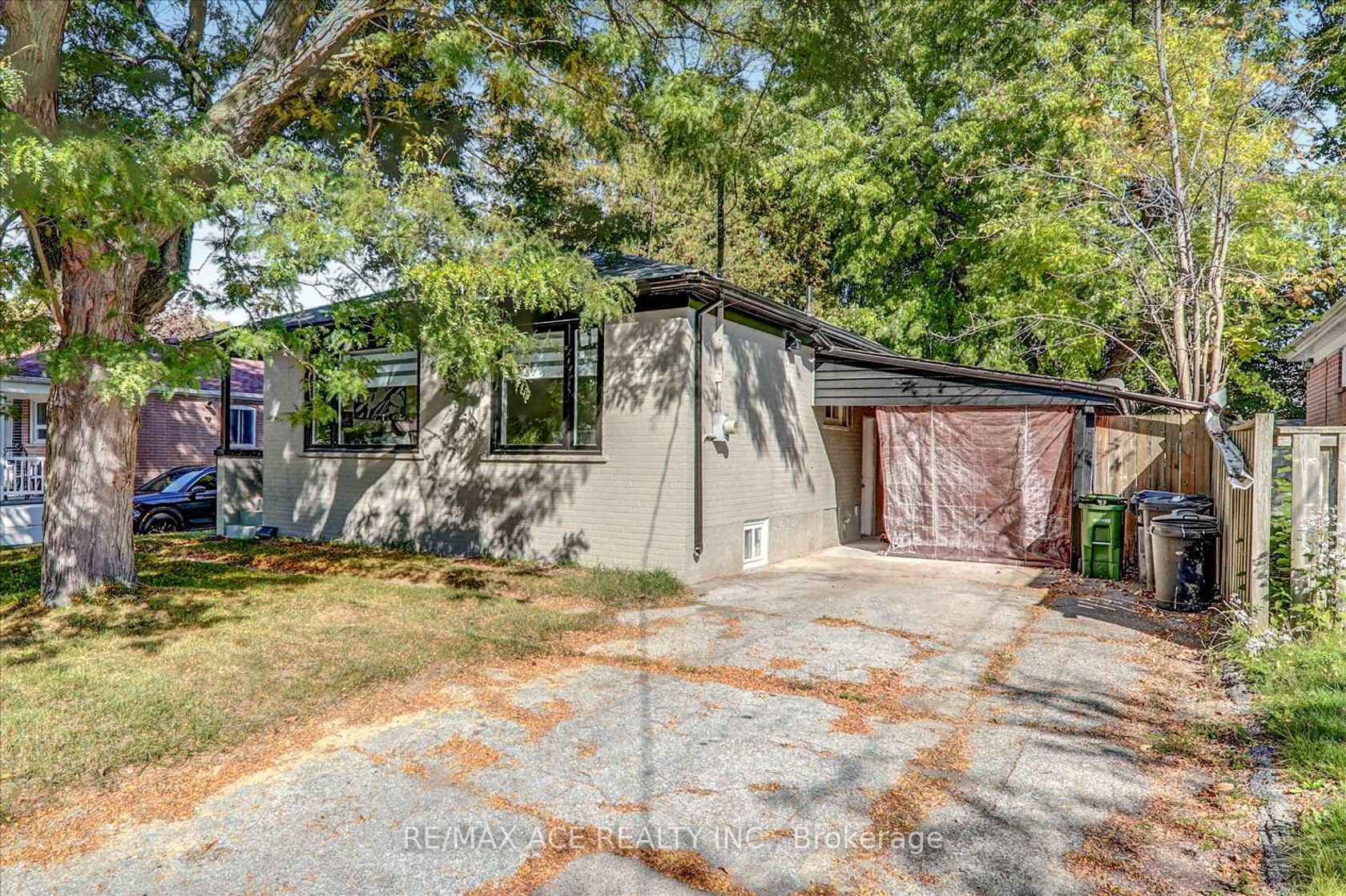 19 Blakemanor Boulevard, Woburn, Toronto by Loree Meneguzzi Real Estate 19 Blakemanor Boulevard, Woburn, Toronto