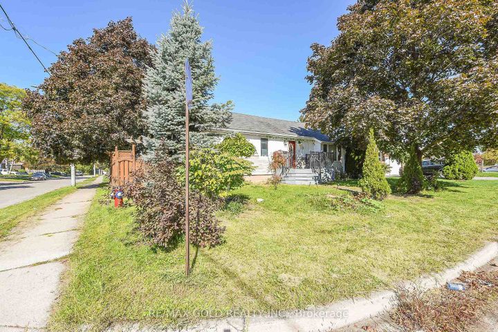 Photo 1 at 13 Foster Road, Malton, Mississauga