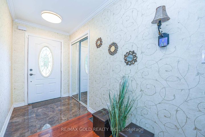 Photo 3 at 13 Foster Road, Malton, Mississauga