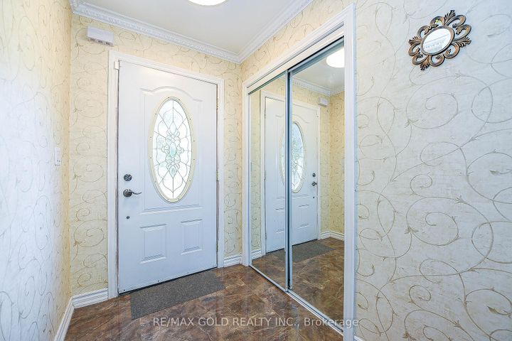 Photo 4 at 13 Foster Road, Malton, Mississauga