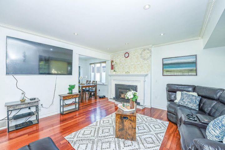 Photo 5 at 13 Foster Road, Malton, Mississauga