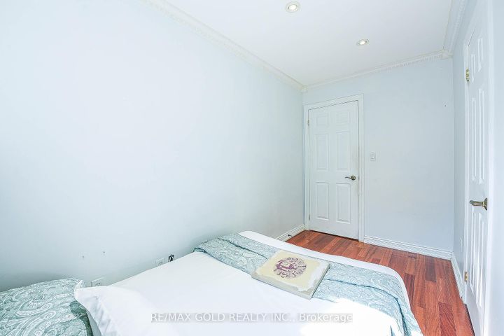 Photo 16 at 13 Foster Road, Malton, Mississauga