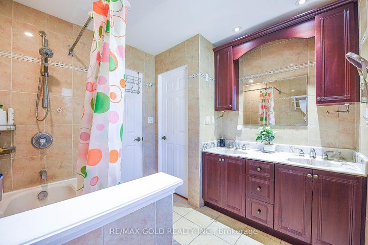 Photo 17 at 13 Foster Road, Malton, Mississauga