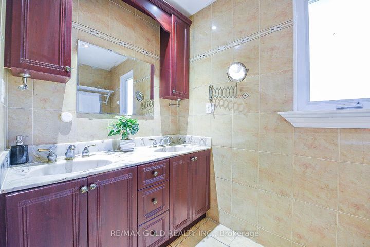 Photo 20 at 13 Foster Road, Malton, Mississauga
