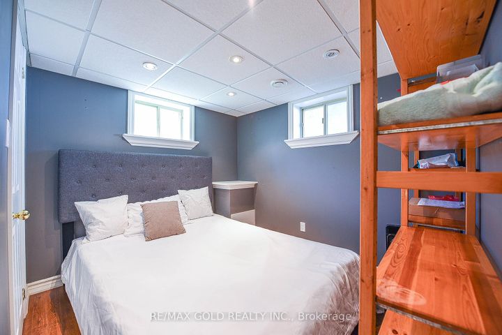 Photo 32 at 13 Foster Road, Malton, Mississauga