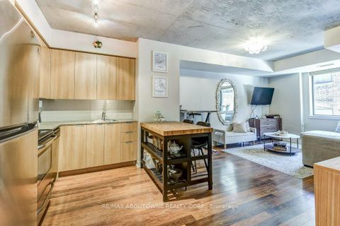 Photo 5 at 212 - 400 Wellington Street W, Waterfront Communities C1, Toronto