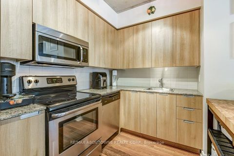 Photo 7 at 212 - 400 Wellington Street W, Waterfront Communities C1, Toronto