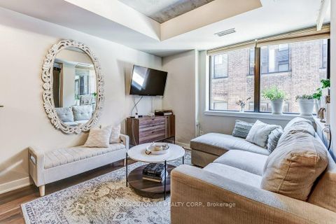 Photo 13 at 212 - 400 Wellington Street W, Waterfront Communities C1, Toronto