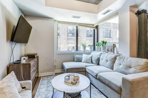 Photo 14 at 212 - 400 Wellington Street W, Waterfront Communities C1, Toronto