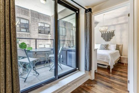 Photo 17 at 212 - 400 Wellington Street W, Waterfront Communities C1, Toronto