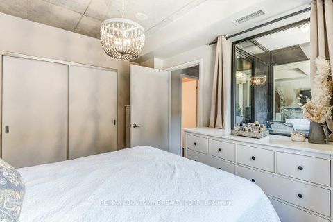 Photo 21 at 212 - 400 Wellington Street W, Waterfront Communities C1, Toronto