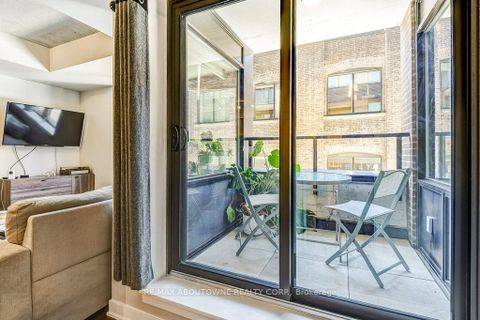 Photo 23 at 212 - 400 Wellington Street W, Waterfront Communities C1, Toronto