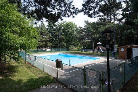Photo 22 at 518 - 451 The West Mall Drive, Etobicoke West Mall, Toronto