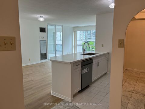 Photo 2 at 607 - 10 Queens Quay W, Waterfront Communities C1, Toronto