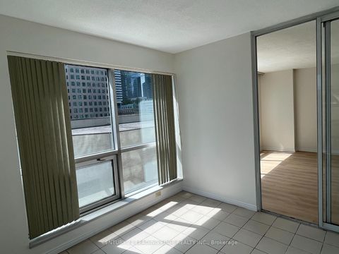 Photo 21 at 607 - 10 Queens Quay W, Waterfront Communities C1, Toronto