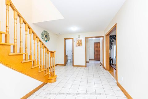 Photo 5 at 144 Jackman Crescent, West Woodbridge, Vaughan