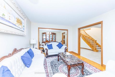 Photo 9 at 144 Jackman Crescent, West Woodbridge, Vaughan Photo 9 at 144 Jackman Crescent, West Woodbridge, Vaughan