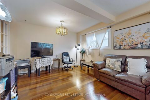 Photo 5 at 63 Revlis Crescent, L'Amoreaux, Toronto