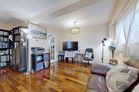 Photo 6 at 63 Revlis Crescent, L'Amoreaux, Toronto