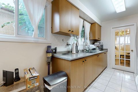 Photo 10 at 63 Revlis Crescent, L'Amoreaux, Toronto