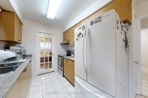 Photo 11 at 63 Revlis Crescent, L'Amoreaux, Toronto