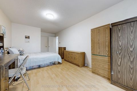 Photo 14 at 63 Revlis Crescent, L'Amoreaux, Toronto