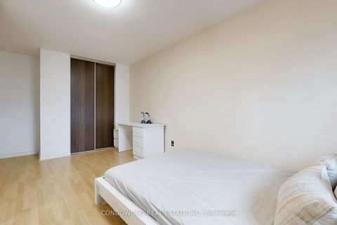 Photo 17 at 63 Revlis Crescent, L'Amoreaux, Toronto
