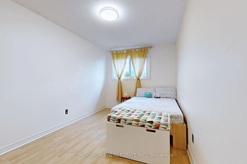 Photo 19 at 63 Revlis Crescent, L'Amoreaux, Toronto