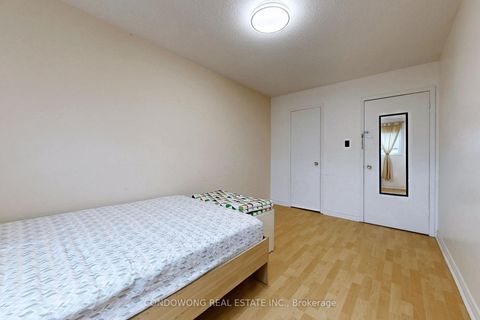 Photo 20 at 63 Revlis Crescent, L'Amoreaux, Toronto