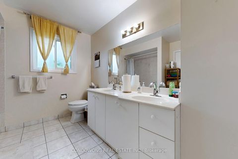 Photo 24 at 63 Revlis Crescent, L'Amoreaux, Toronto
