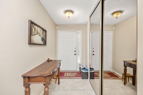 Photo 3 at 526 Renforth Drive, West Deane, Toronto