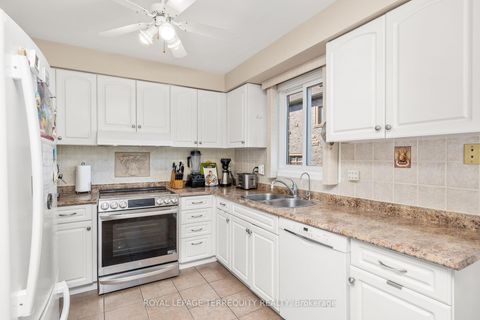 Photo 8 at 526 Renforth Drive, West Deane, Toronto