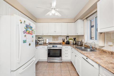 Photo 11 at 526 Renforth Drive, West Deane, Toronto