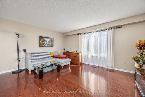 Photo 13 at 526 Renforth Drive, West Deane, Toronto