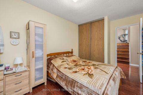 Photo 16 at 526 Renforth Drive, West Deane, Toronto