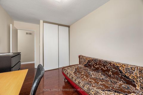 Photo 19 at 526 Renforth Drive, West Deane, Toronto