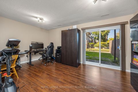 Photo 23 at 526 Renforth Drive, West Deane, Toronto