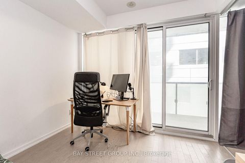 Photo 12 at 601 - 101 Peter Street, Waterfront Communities C1, Toronto