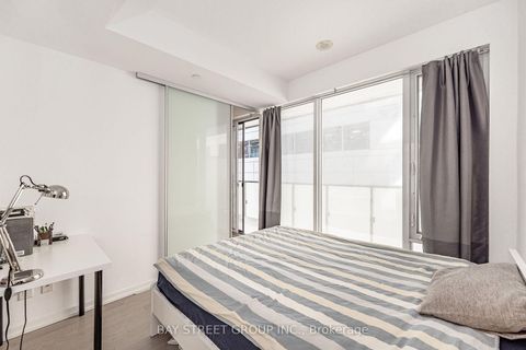 Photo 14 at 601 - 101 Peter Street, Waterfront Communities C1, Toronto