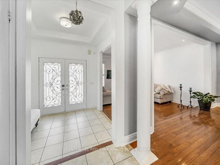 Photo 3 at 31 Eiffel Boulevard, Vales of Castlemore North, Brampton