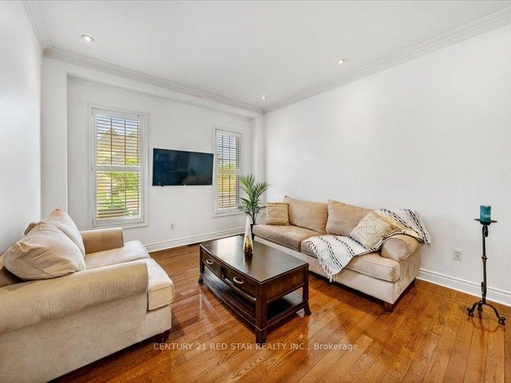 Photo 5 at 31 Eiffel Boulevard, Vales of Castlemore North, Brampton