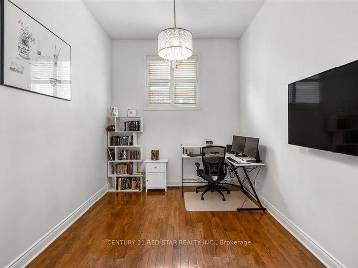 Photo 18 at 31 Eiffel Boulevard, Vales of Castlemore North, Brampton