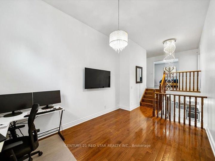 Photo 19 at 31 Eiffel Boulevard, Vales of Castlemore North, Brampton