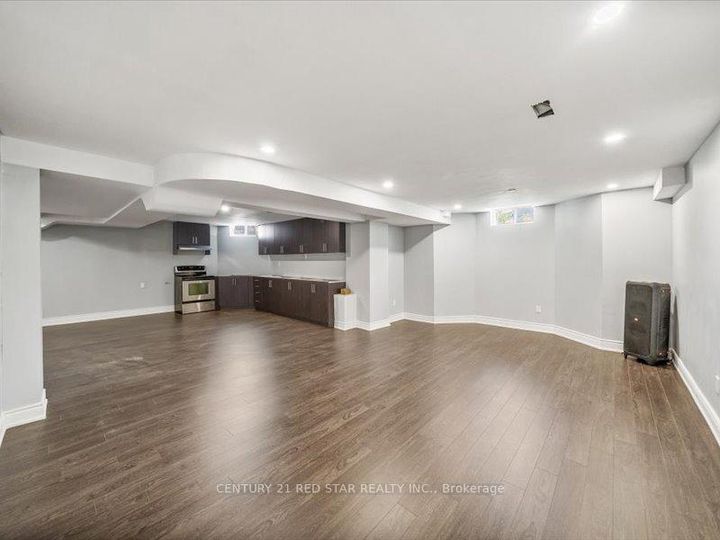 Photo 29 at 31 Eiffel Boulevard, Vales of Castlemore North, Brampton