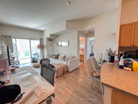 Photo 2 at 611 - 600 Queens Quay W, Waterfront Communities C1, Toronto