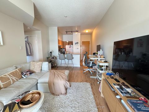 Photo 4 at 611 - 600 Queens Quay W, Waterfront Communities C1, Toronto