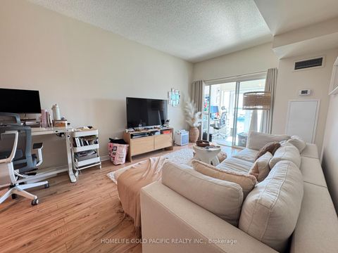 Photo 8 at 611 - 600 Queens Quay W, Waterfront Communities C1, Toronto