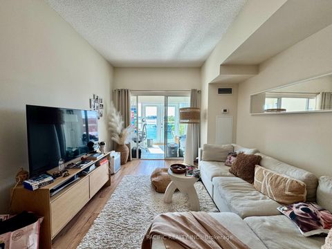 Photo 9 at 611 - 600 Queens Quay W, Waterfront Communities C1, Toronto