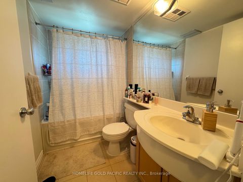 Photo 15 at 611 - 600 Queens Quay W, Waterfront Communities C1, Toronto