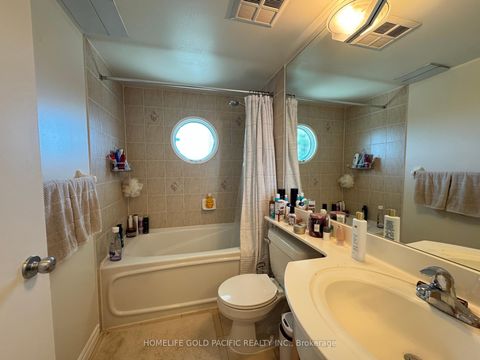 Photo 16 at 611 - 600 Queens Quay W, Waterfront Communities C1, Toronto